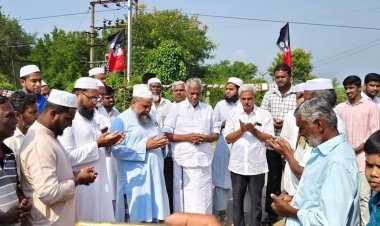 வேப்பனப்பள்ளி சட்டமன்ற உறுப்பினருமான KP.முனுசாமி.BABL..MLA தொகுதி மேம்பாடு நிதி மூலமாக சிமெண்ட்_சாலை_அமைப்பதற்கு_பூமி பூஜை .!