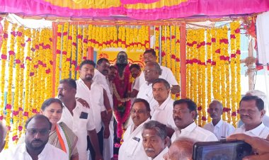 தென்காசியில் காங்கிரஸ் சார்பில் தேவர் சிலைக்கு  பழனி நாடார் எம்எல்ஏ மாலை அணிவித்தார்.!