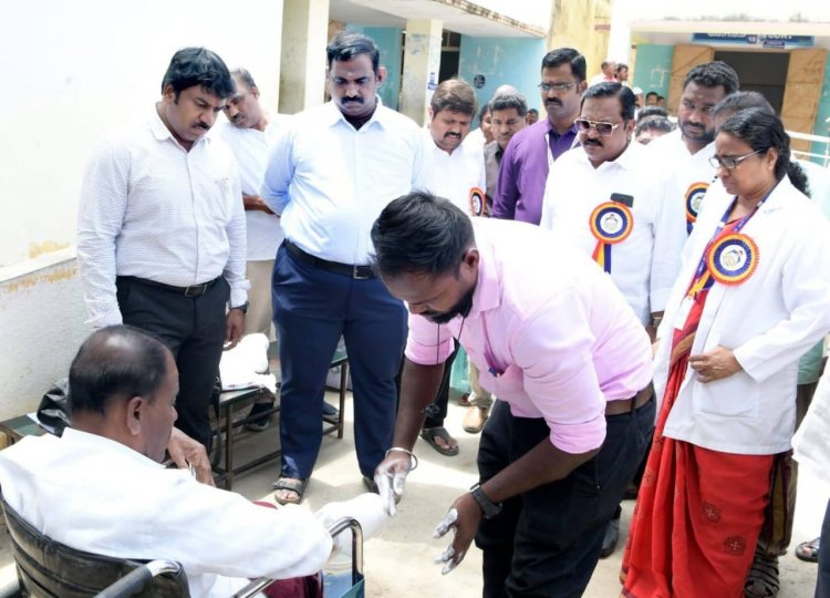 அரசு பெண்கள் மேல்நிலைப்பள்ளி வளாகத்தில் நடைபெற்ற "நலம் காக்கும் ஸ்டாலின்" திட்ட மருத்துவ முகாம் .!