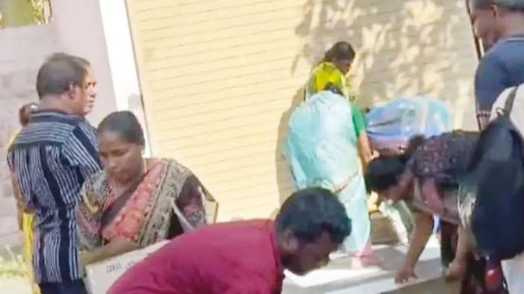 கன்னியாகுமரியில் புதிய டாஸ்மாக் கடை திறப்பு விழா. ! இதை எதிர்த்து போராட்டம் நடத்திய. பெண்கள் கடையை சூறையாடினர். !