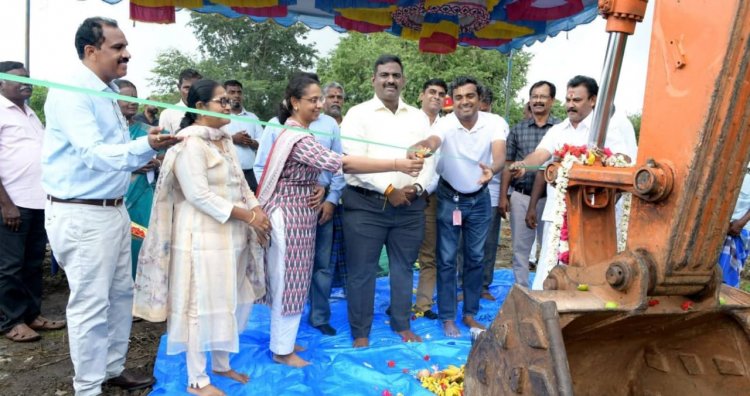 தொழில்நுட்ப கூட்டமைப்பு தெற்கு மண்டலம் மற்றும் இந்திய கூட்டமைப்பு பவுண்டேசன், டைட்டன் நிறுவனம் இணைந்து தாளாப்பள்ளி ஏரியை புதிப்பிக்கும் பணிகளை துவக்கி வைத்த மாவட்ட ஆட்சியர் .!