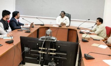 சேவ் லைப் பவுண்டேஷன் அமைப்பின் பிரதிநிதிகள் சாலை விபத்துகள் தடுப்பதைக் குறித்து மாவட்ட ஆட்சியருடன் கலந்துரையாடினர்.!