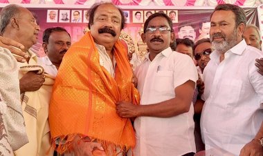 கிருஷ்ணகிரி காங்கிரஸ் பாராளுமன்ற உறுப்பினர் கோபிநாத் பிறந்த நாளினை முன்னிட்டு காங்கிரஸ் கட்சியினர் நேரில் சந்தித்து வாழ்த்துக்களை தெரிவித்தனர்.!