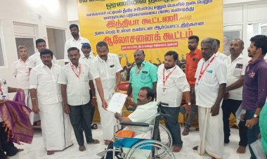 உள்ளாட்சிகளில் நியமனம் செய்யப் பட்ட மாற்றுத் திறனாளிகள் ஜெயபாலனிடம் வாழ்த்து பெற்றனர்.!