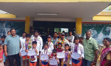 தென்காசி ரயில் நிலையத்தில் மும்பையில் நடைபெற்ற உலக சாம்பியன்ஷிப் ஸ்கேட்டிங்கில் சாதனை படைத்த மாணவர்களுக்கு வரவேற்பு.!