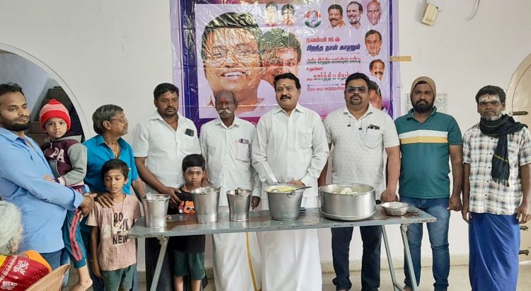 கார்த்திக் சிதம்பரத்தின் பிறந்த நாளினை முன்னிட்டு ஆதரவற்ற மூத்த குடிமக்கள் இல்லத்தில் உள்ள முதியோர்களுக்கு காலை உணவினை காங்கிரஸ் கட்சியின் மாநில பொதுச் செயலாளர் ஏகம்பவாணன் வழங்கினார்.!