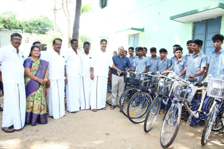 அரசு மேல்நிலைப் பள்ளி, பயிலும்  236 மாணவ, மாணவிகளுக்கு தமிழக அரசின் விலையில்லா மிதிவண்டிகள்  வழங்கும் விழா.!