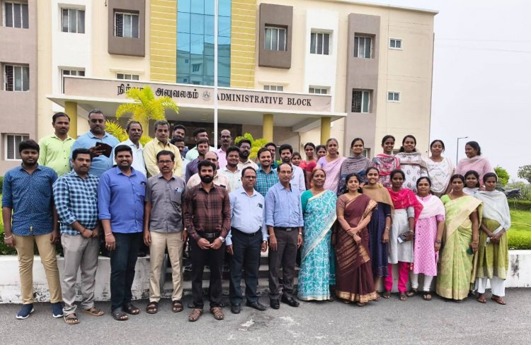 கிருஷ்ணகிரி அரசு மருத்துவ கல்லூரியில் பணியாற்றிய காலத்தினை நினைவுகூர்ந்து பிரிவு உபசார விழா நடத்தப்பட்டது.!