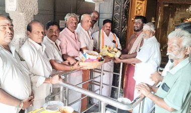 காவேரிப்பட்டினத்தில் சோனியா காந்தியின் பிறந்த நாளினை முன்னிட்டு காங்கிரஸ் கட்சி சார்பில் வினாயகர் திருக்கோவில் சிறப்பு பூஜைகள் செய்து பொது மக்களுக்கு இனிப்புகள் வழங்கி கொண்டாடினர்.!