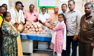 சாம்பல்பட்டியில் சோனியா காந்தியின் பிறந்த நாளினை முன்னிட்டு அரசு மருத்துவமனையில் உள்ள கர்பிணி தாய்மார்களுக்கு நலத்திட்ட உதவிகளை காங்கிரஸ் மாநில செயலாளர் ஆறுமுகம் வழங்கினார்.!