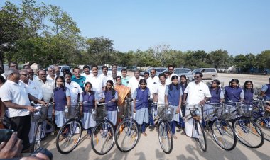 அரசு பெண்கள் மேல்நிலைப்பள்ளியில் பயிலும் மாணவிகளுக்கு தமிழகஅரசின் விலையில்லா மிதிவண்டிகள் வழங்கும் விழா .!