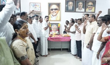 கிருஷ்ணகிரி கிழக்கு  மாவட்டம், திமுக அலுவலகத்தில் பேராசிரியர் 103 வது பிறந்தநாள் விழா.!