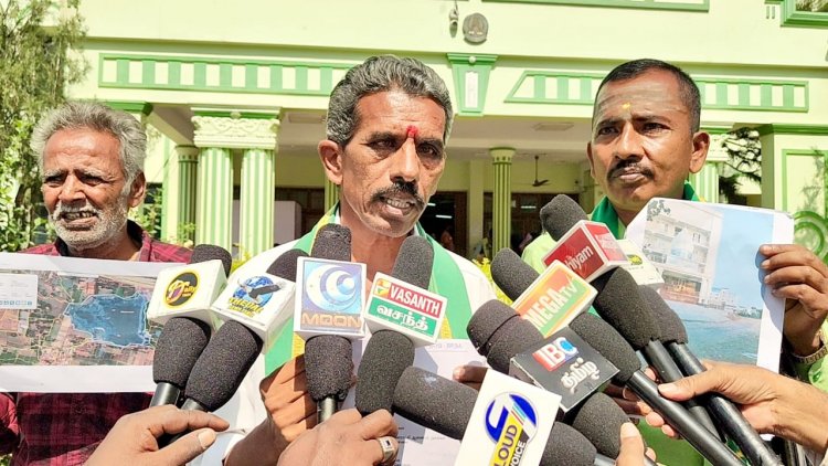 அபகரிக்கப்பட்ட நிலத்தினை மீட்டுத்தர வலியுறுத்தி மாற்றுதிறனாளி மாவட்ட ஆட்சியரிடம் புகார் மனுவினைக் கொடுத்தார்.!