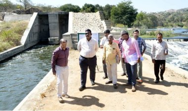 அலியாளம் அணைக்கட்டின் வலது புறக் கால்வாய் நெடுகை 8.80 கி.மீட்டரிலிருந்து புதிய வழங்கு கால்வாய் அமைத்து நீர் வழகும் திட்டப்பணியை ஆய்வு செய்த மாவட்ட ஆட்சியர். !