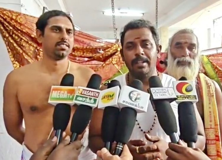 கிருஷ்ணகிரி பெரிய மாரியம்மன் திருக்கோவில் ரூ 50 லட்சம்  ரூபாய் நோட்டுகள் கொண்டு திருக்கோவில் முழுவதும் அலங்காரம் செய்யப்பட்டு அம்னுக்கு சிறப்பு அலங்காரம்.!