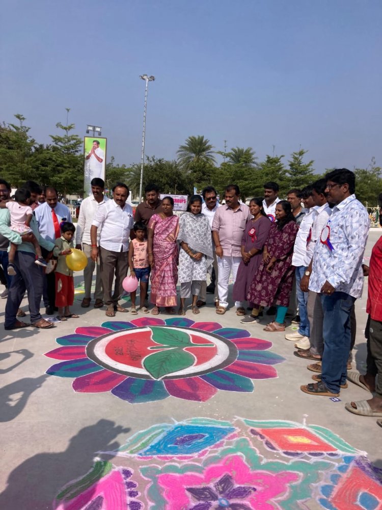 பொங்கல் பண்டிகையை முன்னிட்டு நடைபெற்ற மாபெரும் கோல போட்டிகள் : ஏராளமான பெண்கள் மற்றும் மாணவிகள் பங்கேற்பு.!