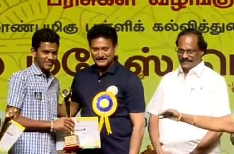 மாநில அளவிலான கலைத் திருவிழாவில் புல்லாங்குழல் வாசிப்பில் மாநிலத்தில் முதலிடம் பிடித்த கிருஷ்ணகிரி மாணவன் சாருகேஷ்வரன்.!