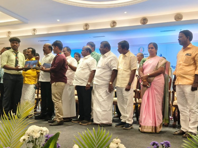 நீலாங்கரையில் 4,044-மாணவர்களுக்கு தமிழக அரசின் 'உலகம் உங்கள் கையில்' மடிக்கணினி வழங்கும் மாபெரும் விழா.!