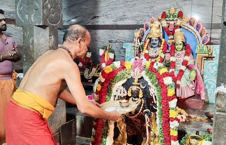 சுமார் 800 ஆண்டுகள்  பழமை வாய்ந்த கால பைரவர் திருக்கோவிலில் நடைபெற்ற மஹா சிவராத்திரி.!