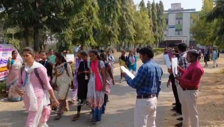 அரசு மகளிர் கலை மற்றும் அறிவியல் கல்லூரியில்  பணியாற்றும் கௌரவ விரிவுரையாளர்கள் பணி புறக்கணிப்பு போராட்டம். !