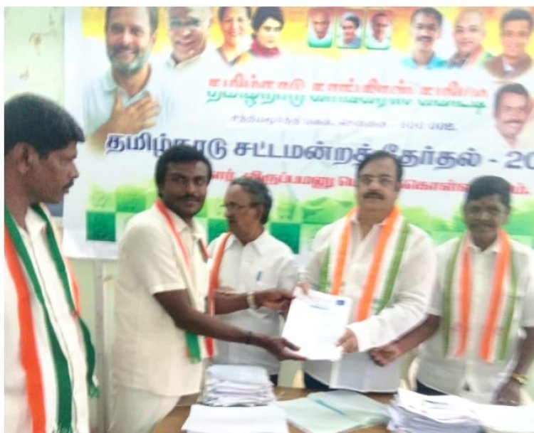 காங்கிரஸ் கட்சி சார்பாக போட்டியிட தனது விருப்ப மனுவினை ஒன்றிய வட்டார காங்கிரஸ் தலைவர் எஸ்.வி.முனியப்பா வழங்கினர்.!