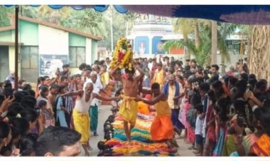 பக்தர்கள் மீது நடந்து சென்று பூசாரி ஆசி, குதிரைக்கு கொள்ளு சமைத்து படையளிட்ட கிராம மக்கள்.!