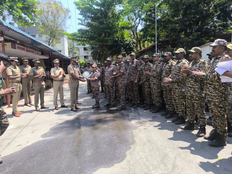 மேட்டுப்பாளையம் சட்டமன்ற தொகுதி பாதுகாப்பு பணிக்கு சிஆர்பிஎப் வீரர்களை பூங்கொத்து கொடுத்து வரவேற்ற துணை கண்காணிப்பாளர்.!