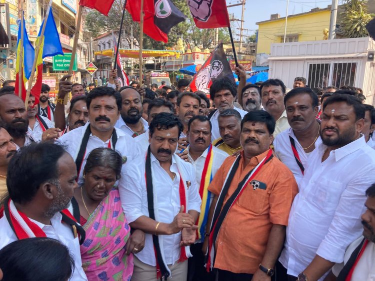 ஓசூரில் அதிமுக வேட்பாளர் அறிவிப்பு: தொண்டர்கள் பட்டாசு வெடித்து உற்சாக கொண்டாட்டம்.!