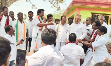 டாக்டர் செல்லகுமாரை ஆதரித்து கர்நாடகா மாநில போக்குவரத்து துறை அமைச்சர் ராமலிங்கரெட்டி  போகனப்பள்ளி உள்ளிட்ட பல்வேறு கிராமங்களில் கன்னட மொழியில் பேசி கை சின்னத்திற்கு வாக்கு சேகரித்தார்..!