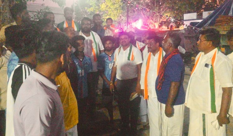 ஆலப்பட்டியில் டாக்டர் அம்பேத்காரின் பிறந்த நாளினை முன்னிட்டு மாணவர் காங்கிரஸ் கட்சி சார்பில் இரவு நேரங்களிலும் தடையின்றி  விளையாட்டுப் பயிற்சிகளை மேற்கொள்ள மின் விளக்குகள். !